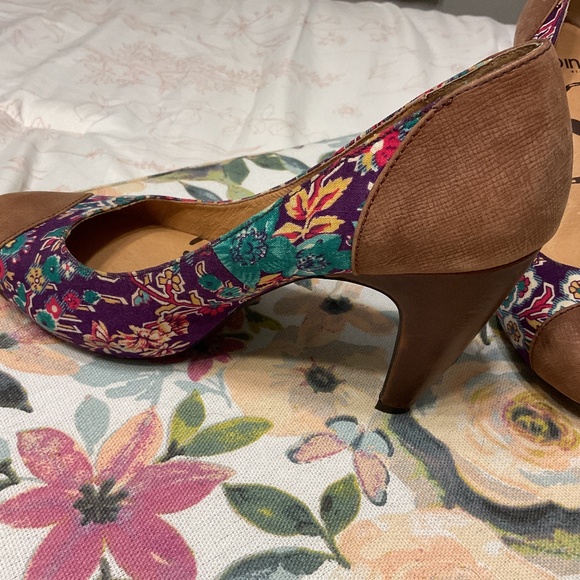 Anthropologie Pink Studios Cyrene Canvas leather heels - Picture 3 of 3